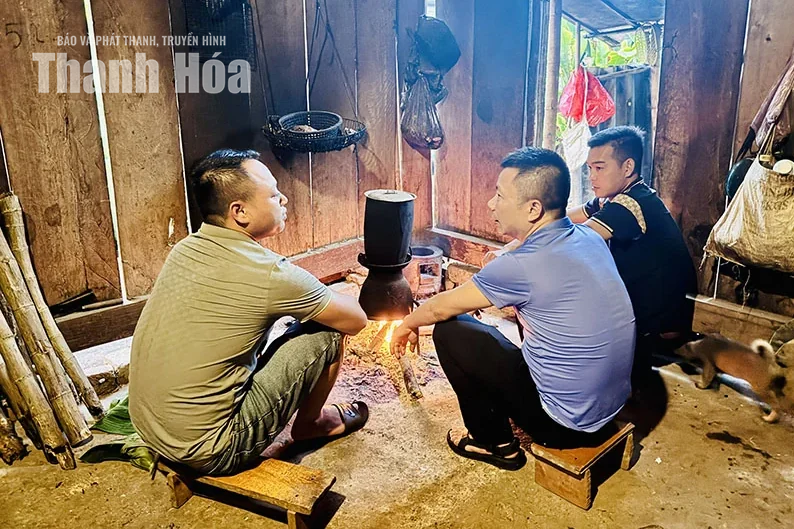 Người “mang nghị quyết” đến từng mái nhà