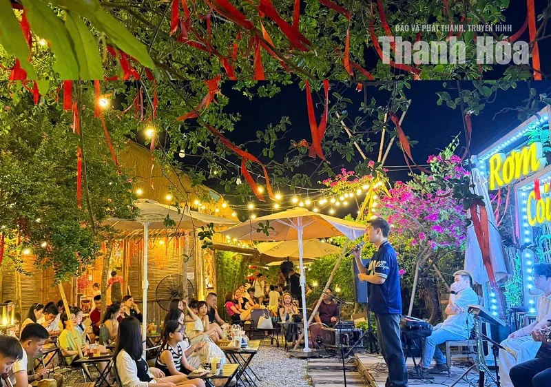Khi sân khấu trở thành điểm hẹn