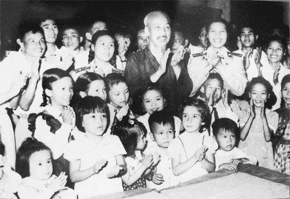 Ngày này năm xưa (12/8): Quốc hội thông qua Luật Bảo vệ và chǎm sóc trẻ em