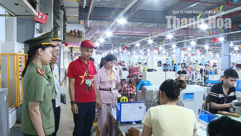 Cánh tay nối dài giữ bình yên trong nhà máy