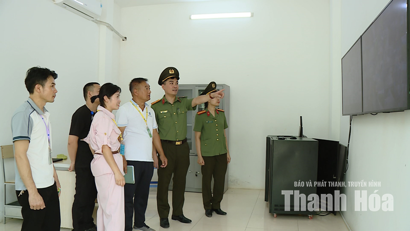 Cánh tay nối dài giữ bình yên trong nhà máy