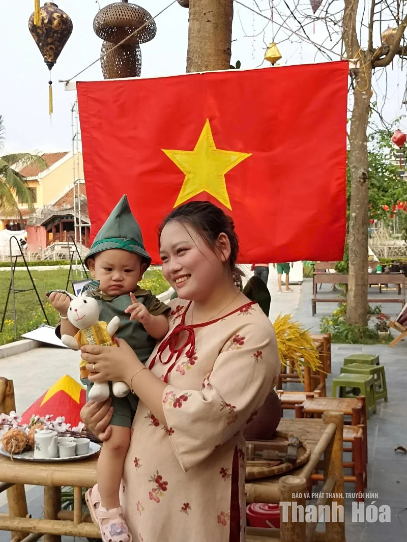 Quê hương thắm sắc cờ sao