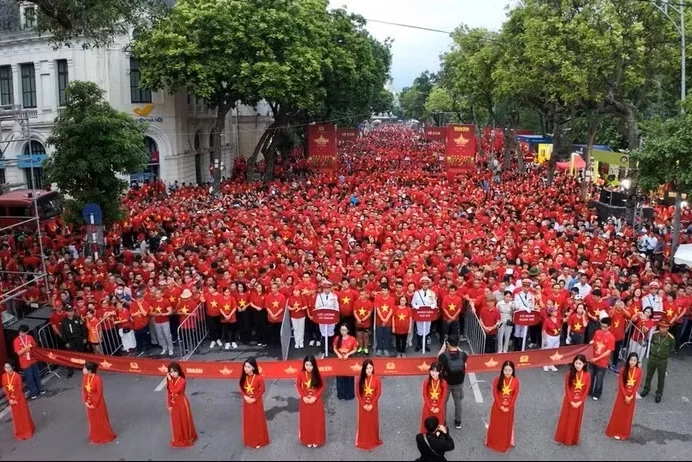 “Cùng Việt Nam tiến bước 2026”: Xác lập kỷ lục thế giới với “10 tỷ bước xanh”