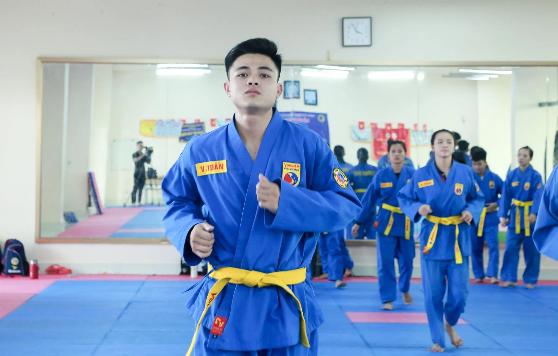 Từ chàng trai nhút nhát đến đỉnh cao thế giới