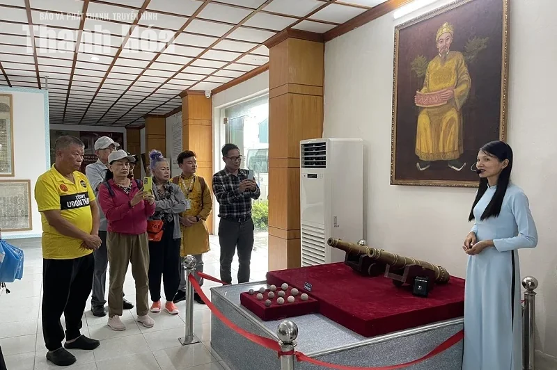 Những người làm du lịch... không nghỉ lễ