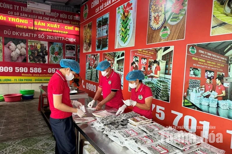 Từ ốc nhồi thành món ngon quê nhà