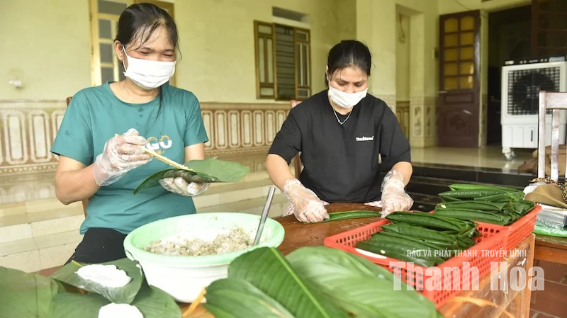 Chiếc bánh lá giữ hồn làng Cổ Tế