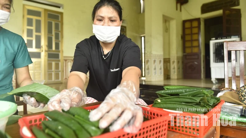Chiếc bánh lá giữ hồn làng Cổ Tế