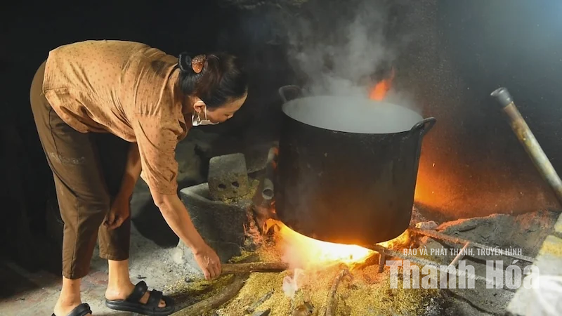 Chiếc bánh lá giữ hồn làng Cổ Tế