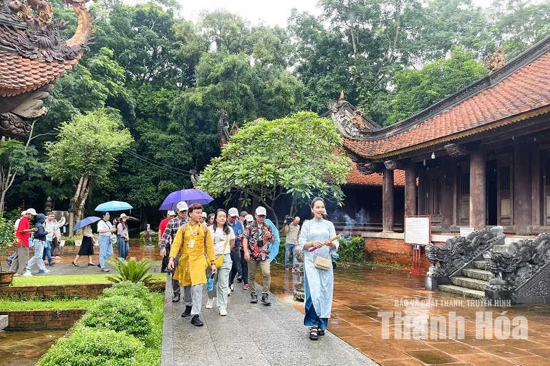 Những người làm du lịch... không nghỉ lễ