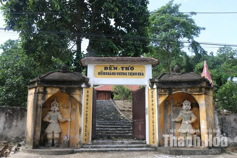 Khai quốc công thần phò ba triều vua