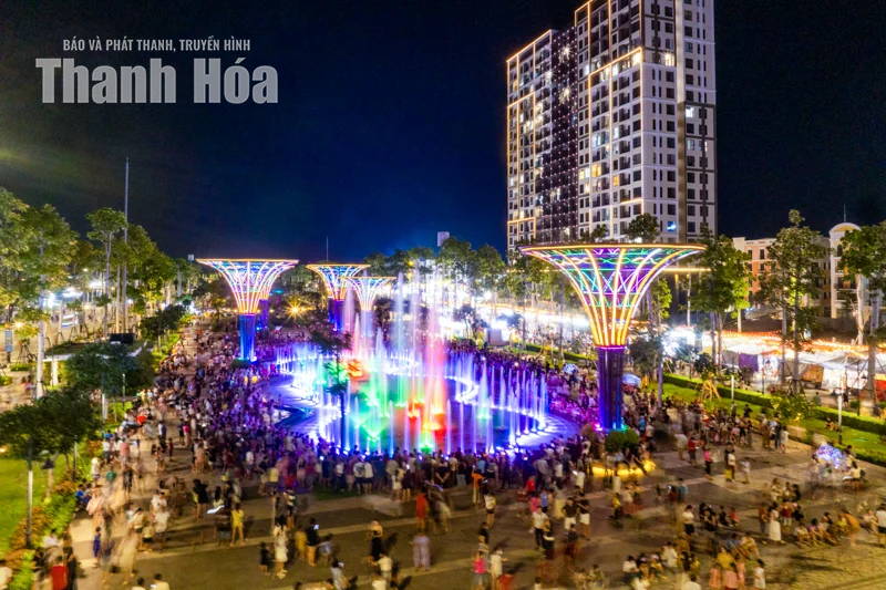 Sầm Sơn về đêm: Khi phố biển không ngủ