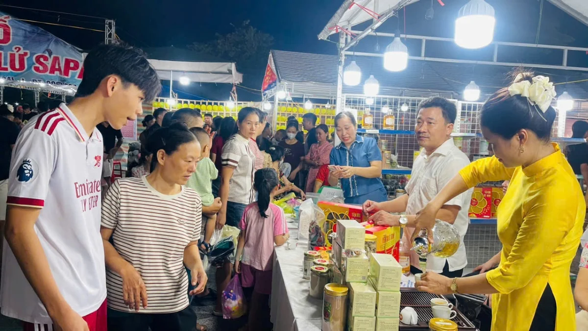 Khi lãnh đạo xã làm streamer...