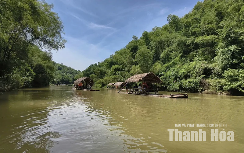 Suối Chàm - Dòng xanh bên bản Thái