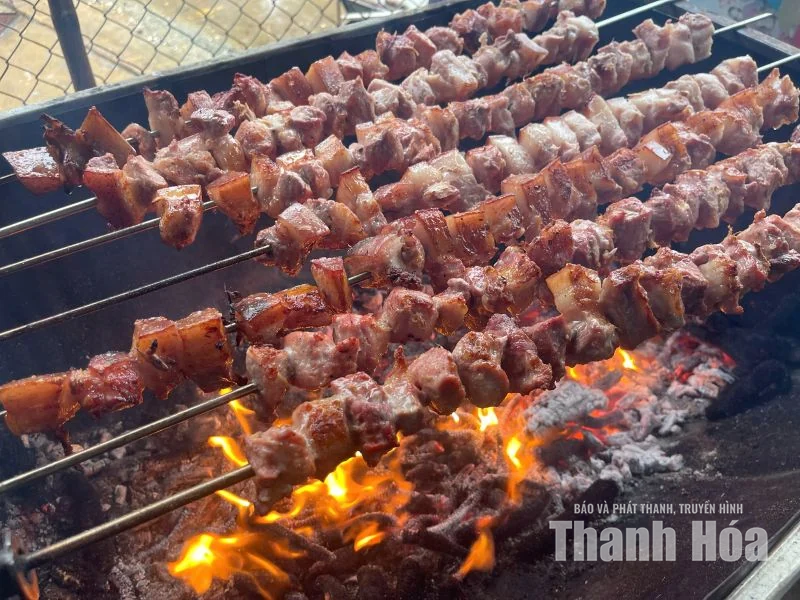 Thịt lợn nướng - vị ngon bếp Mường