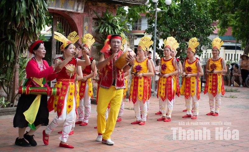 Ngày cuối tuần ở làng Quỳ Chử
