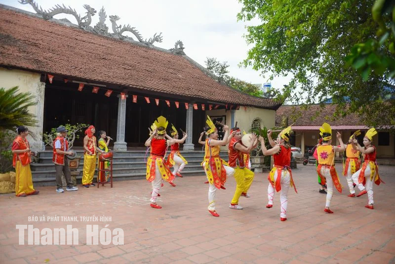 Ngày cuối tuần ở làng Quỳ Chử