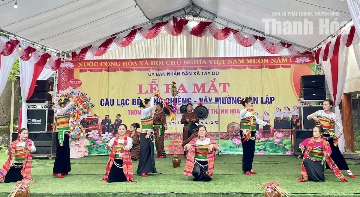 Xã Tây Đô ra mắt Câu lạc bộ Cồng chiêng - Váy Mường Tân Lập