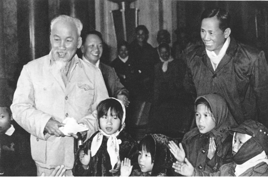 Ngày này năm xưa (13/9): Chủ tịch Hồ Chí Minh căn dặn “Vì lợi ích trăm năm thì phải trồng người”