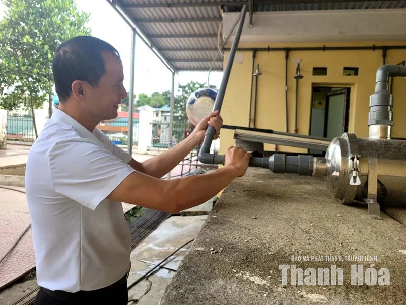 Mang nước sạch cho học sinh vùng cao biên giới