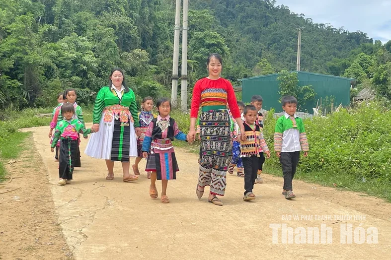 Trường em ở bản Mùa Xuân