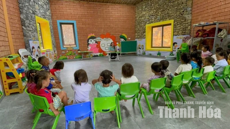 Trường em ở bản Mùa Xuân