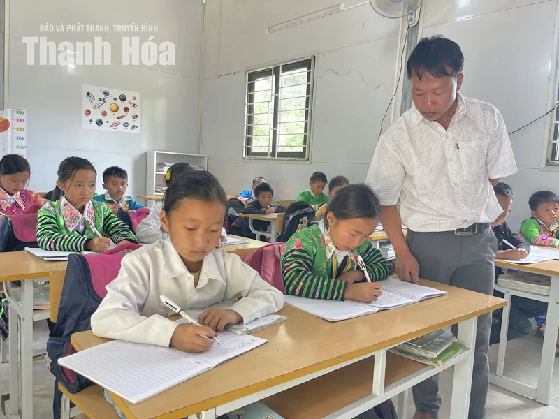 Trường em ở bản Mùa Xuân