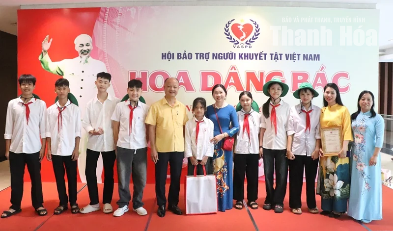 Tiến Nông ươm mầm tri thức, chắp cánh tương lai
