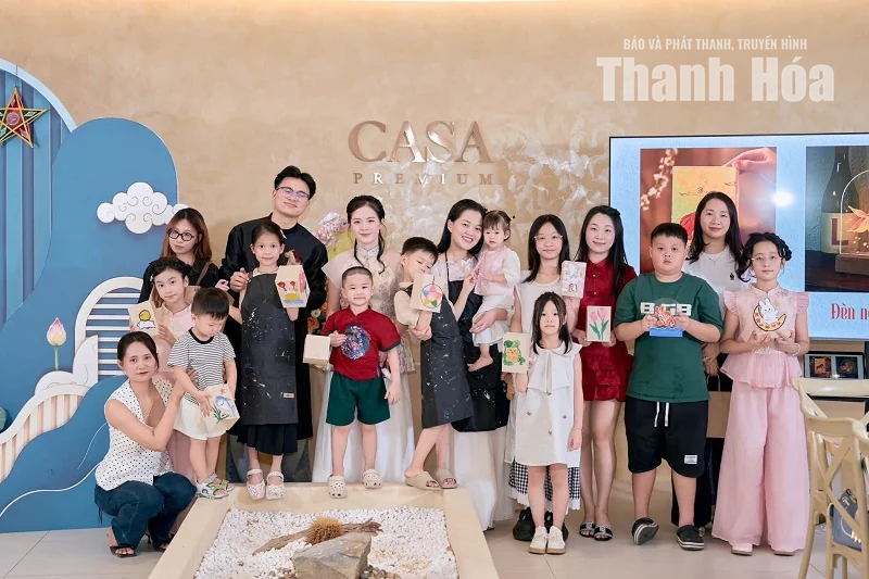 Cùng nhau vẽ nên mùa trăng
