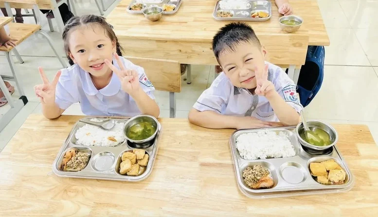 Công điện của Thủ tướng Chính phủ về việc tăng cường bảo đảm an toàn, chất lượng bữa ăn nội trú, bán trú trong các cơ sở giáo dục