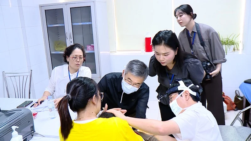Thắp sáng nụ cười trẻ thơ