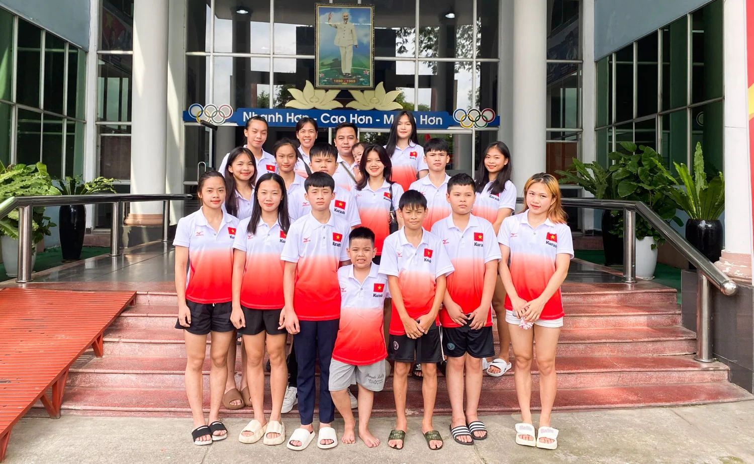 Vươn lên từ gian khó