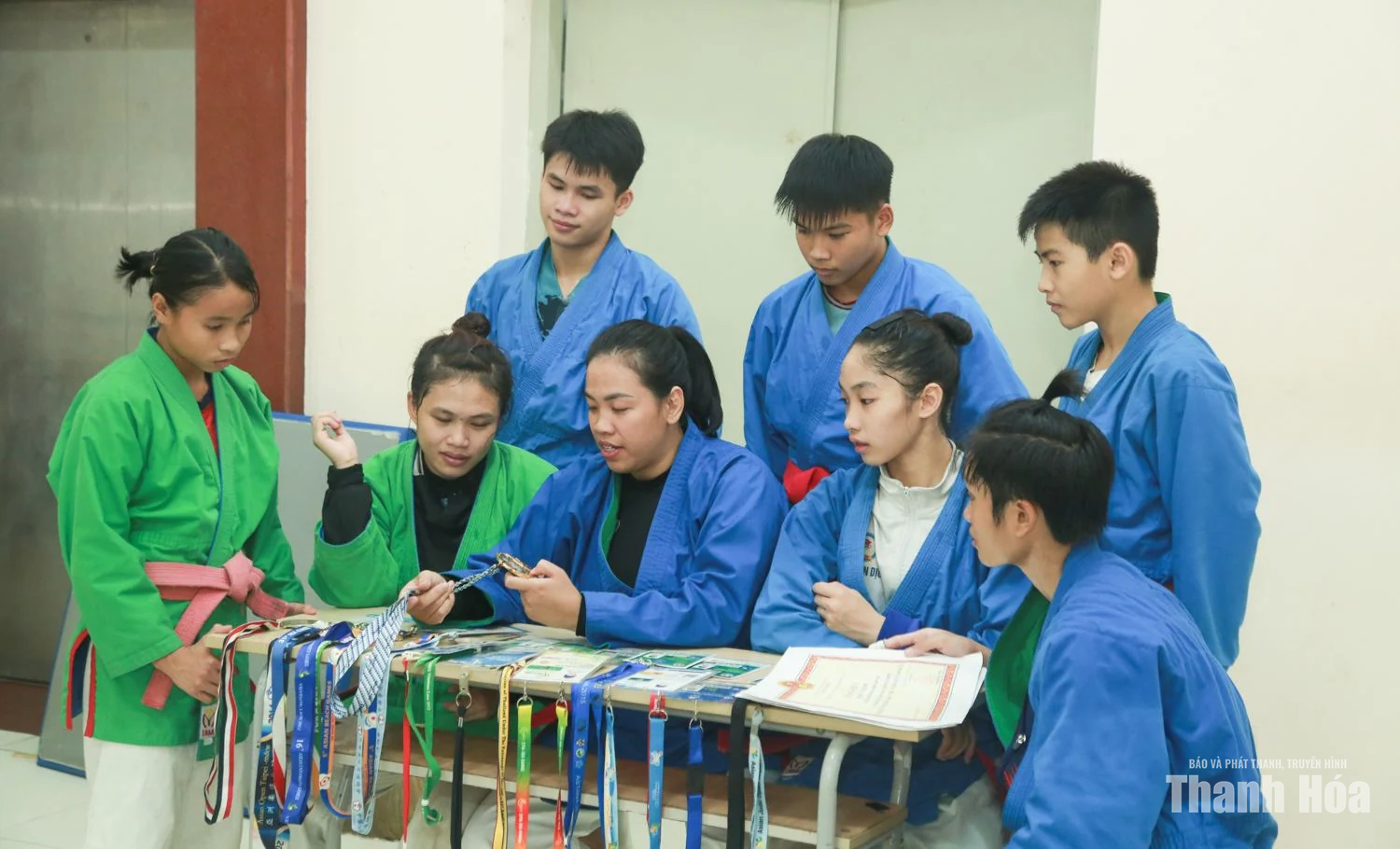 Vươn lên từ gian khó
