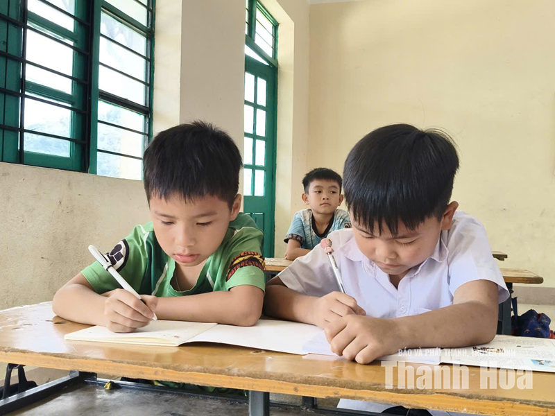 Bám trường, giữ lớp, giữ những ước mơ