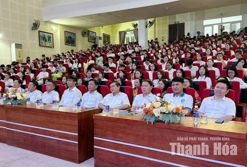 Khoa Chính trị - Luật, Trường Đại học Hồng Đức chào đón tân sinh viên