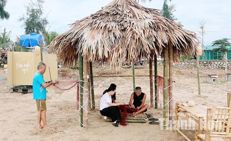 “Chạm” mùa biển vắng