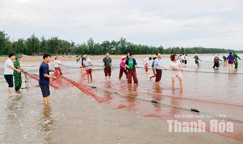 “Chạm” mùa biển vắng