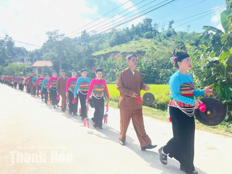 Người cao tuổi gìn giữ văn hóa quê hương
