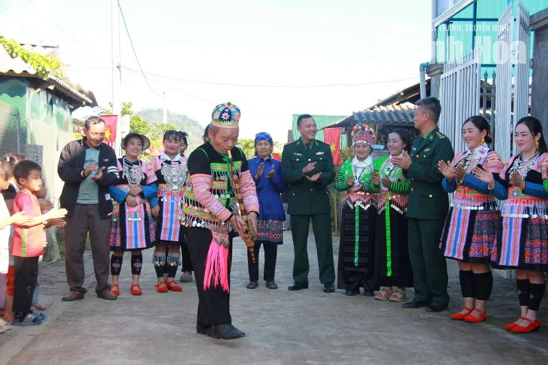 Người cao tuổi gìn giữ văn hóa quê hương