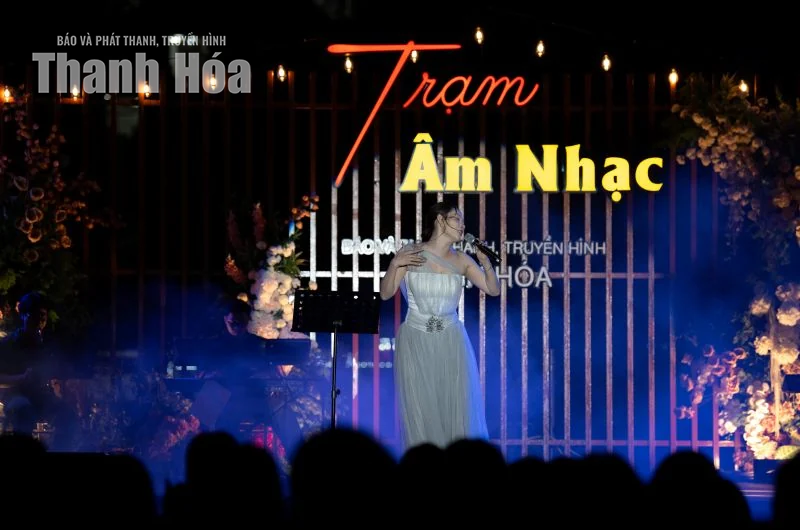 Cả trời thương nhớ, gửi trọn một đêm