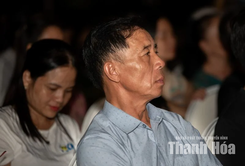 Cả trời thương nhớ, gửi trọn một đêm