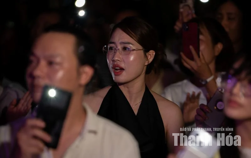 Cả trời thương nhớ, gửi trọn một đêm