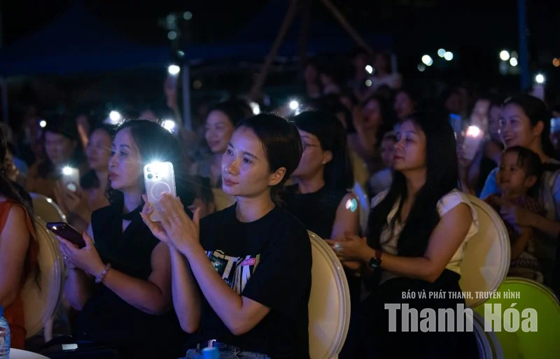 Cả trời thương nhớ, gửi trọn một đêm