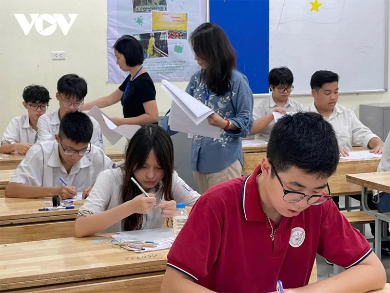 Bỏ điểm cộng IELTS: Bài toán lớn hơn là cơ hội học ngoại ngữ