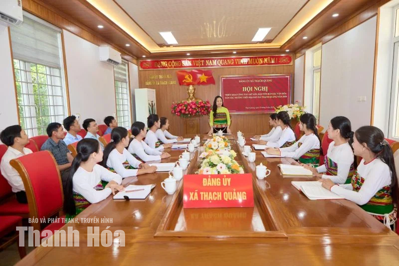 Giữ sắc Mường trong trang phục truyền thống