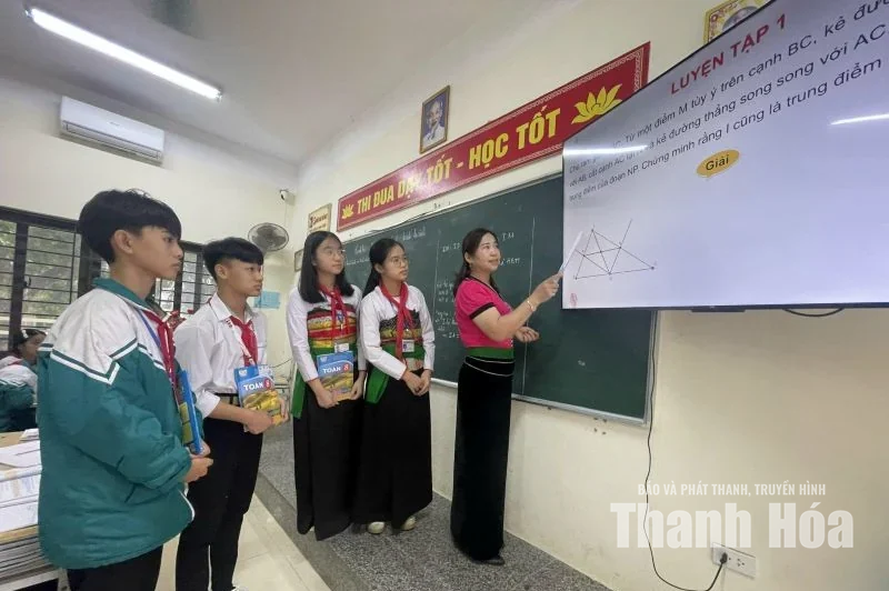 Giữ sắc Mường trong trang phục truyền thống