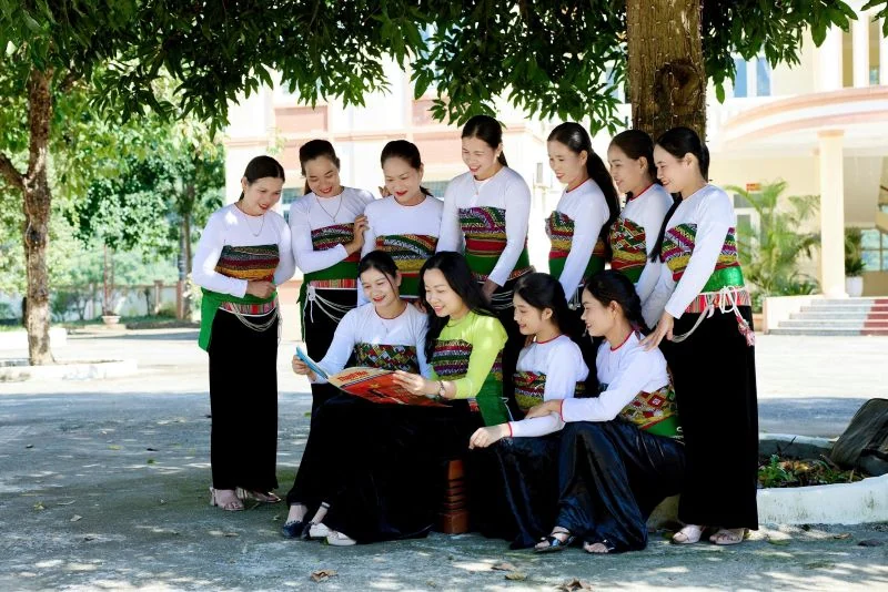Giữ sắc Mường trong trang phục truyền thống