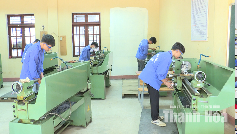 Đào tạo gắn thực tiễn, rộng mở việc làm