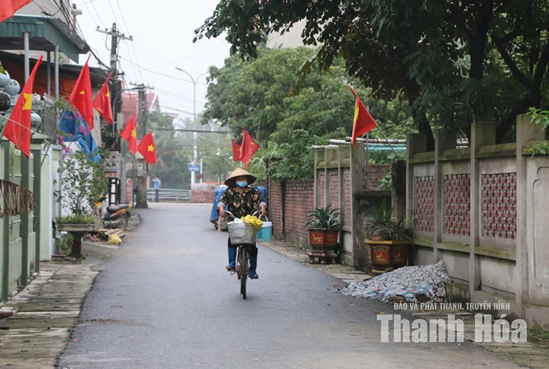 Đất làng Hoành Trung