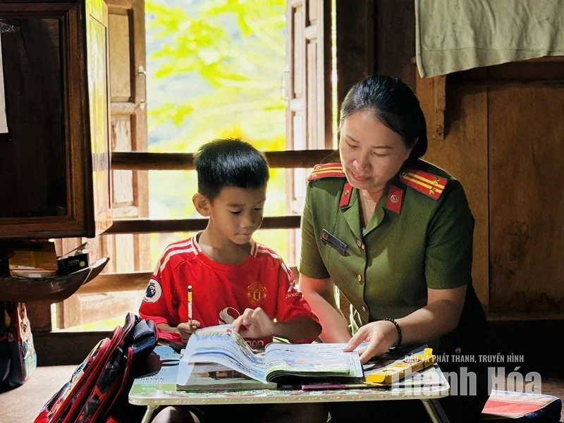 Phụ nữ lực lượng vũ trang Thanh Hóa - Xây dựng hệ giá trị mới (Bài 1): Nhiều màu áo, một yêu thương